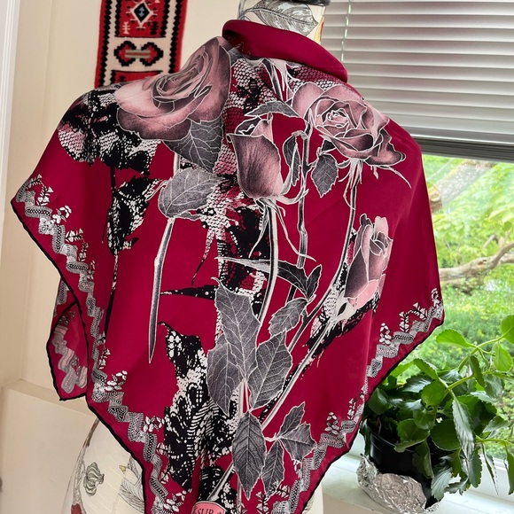 Silk purple scarf by Sura Turkey - Picture 2 of 2